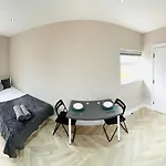 London Heathrow Airport Top Studios Only 5 Mins To Airport