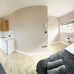 London Heathrow Airport Top Studios Only 5 Mins To Airport