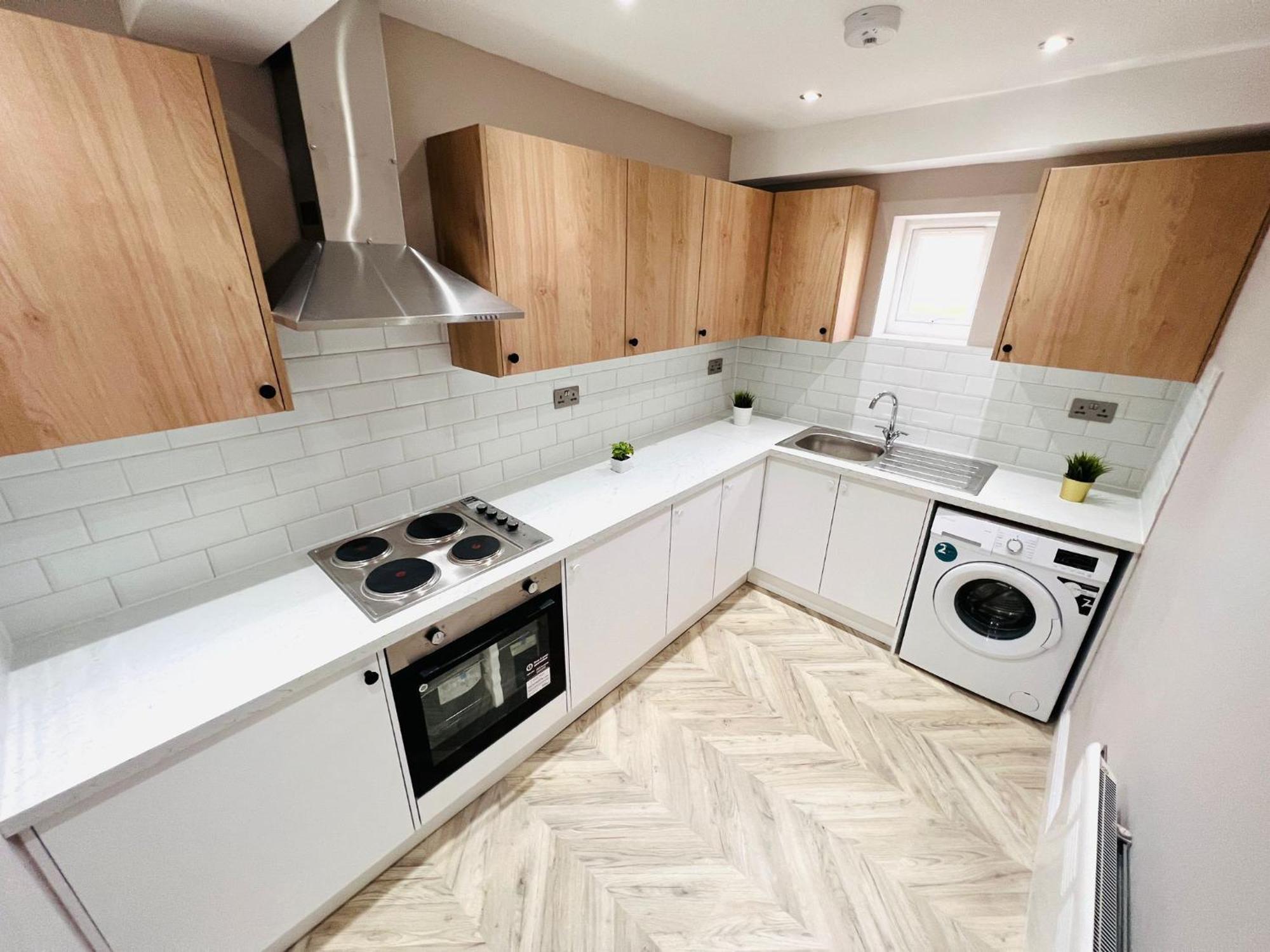 London Heathrow Airport Only 5 Mins To Airport Guest house