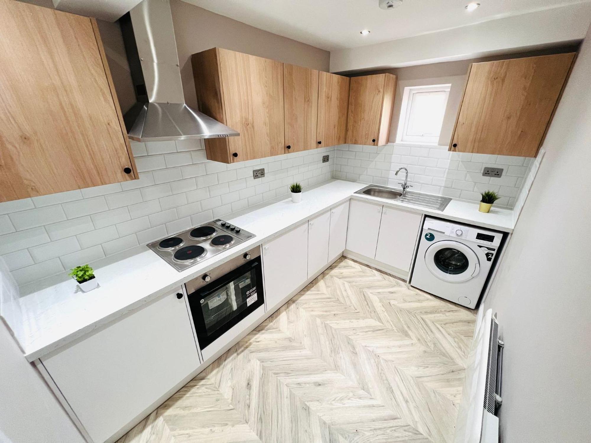 London Heathrow Airport Only 5 Mins To Airport Guest house