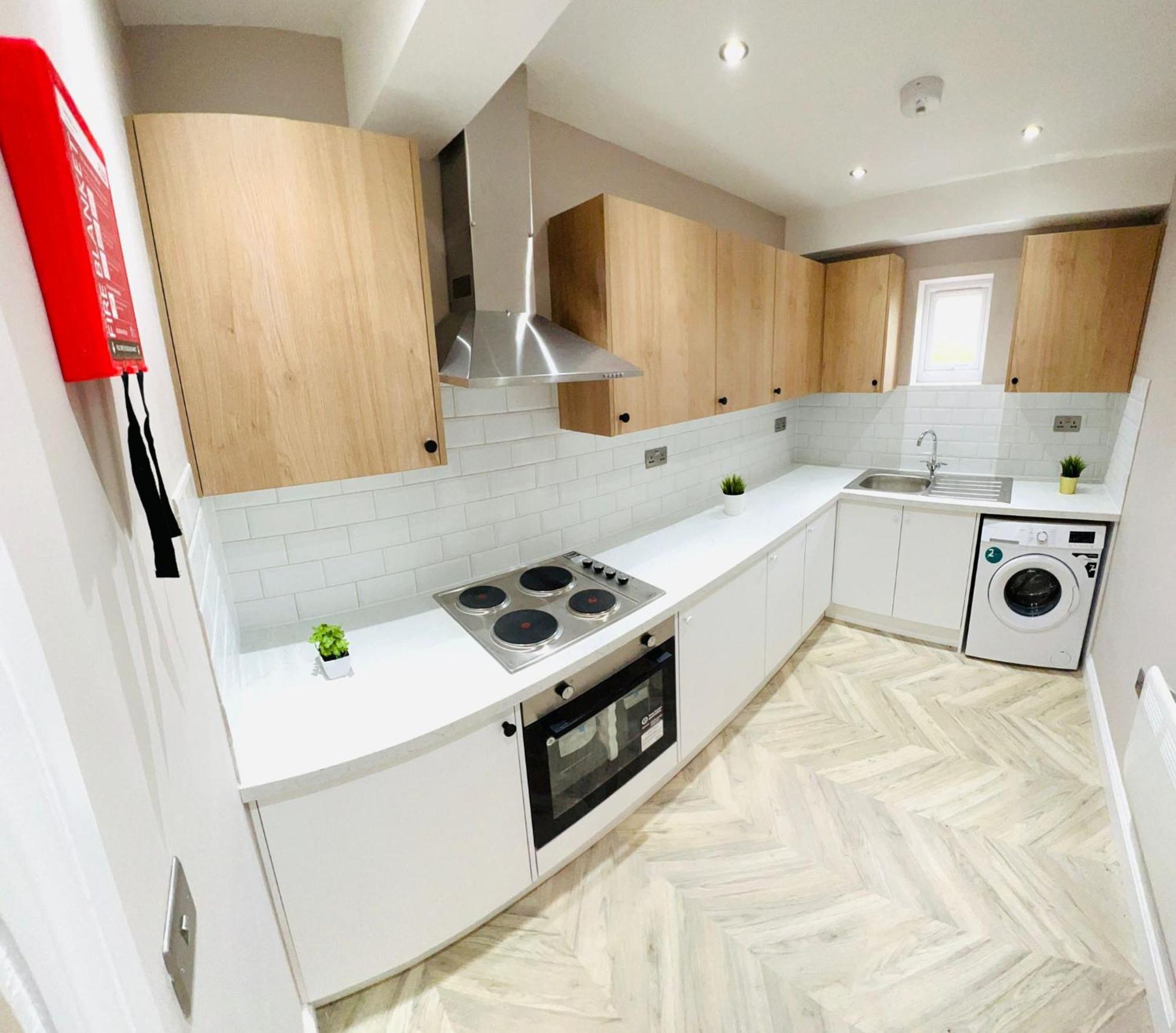 London Heathrow Airport Only 5 Mins To Airport Guest house West Drayton (Middlesex)